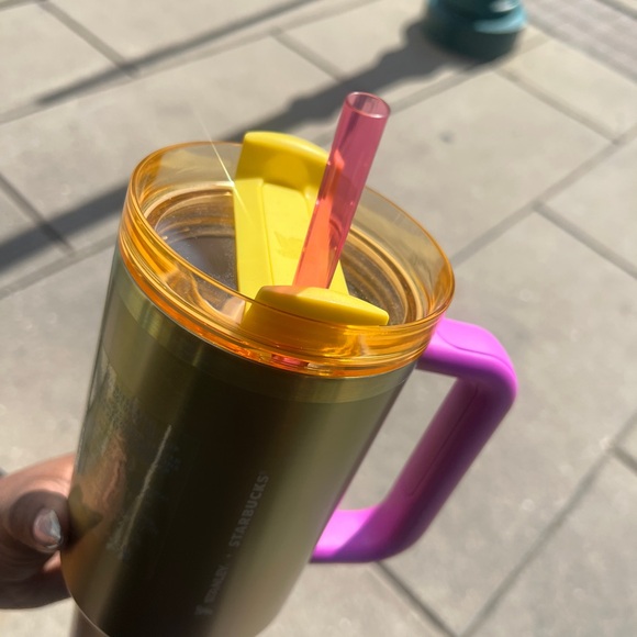 Stanley X Starbucks Summer Sunset Gradient
40oz Tumbler Quencher NWT - Picture 4 of 5